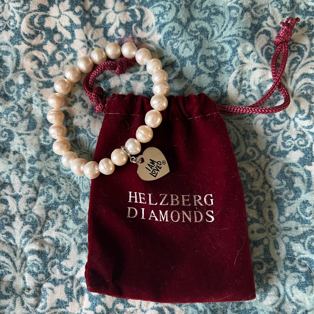 Helzberg Diamonds Pearl Bracelet with Silver Charm